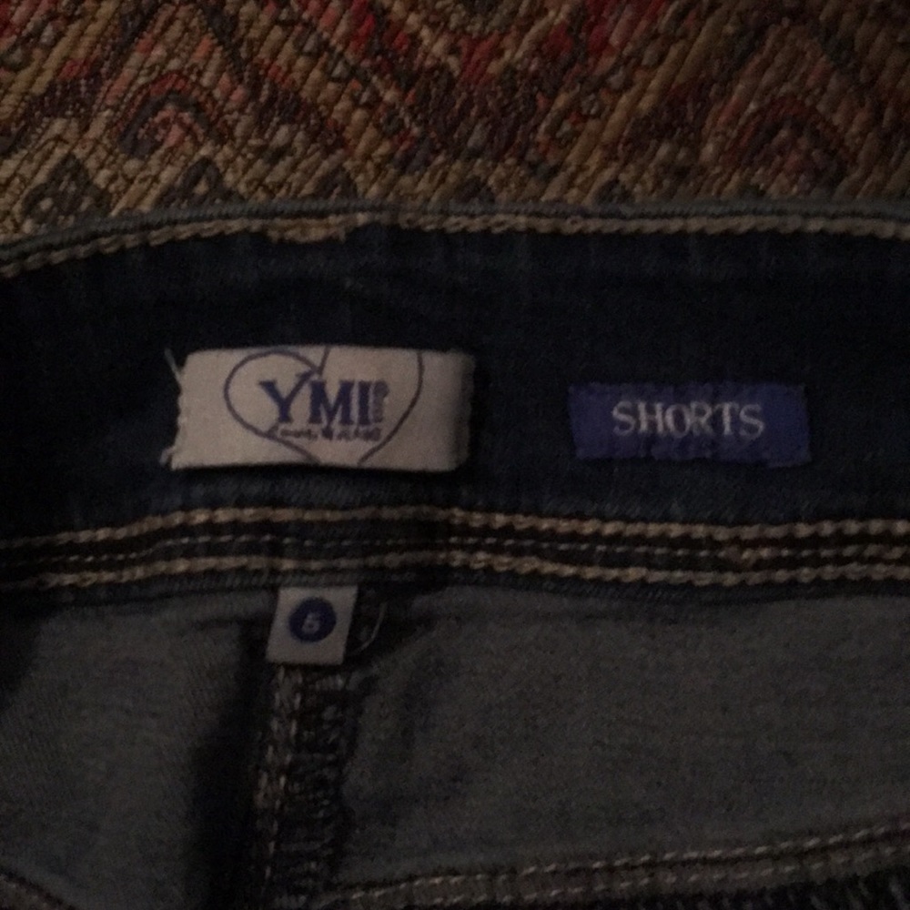 Shorts - Picture 2 of 2